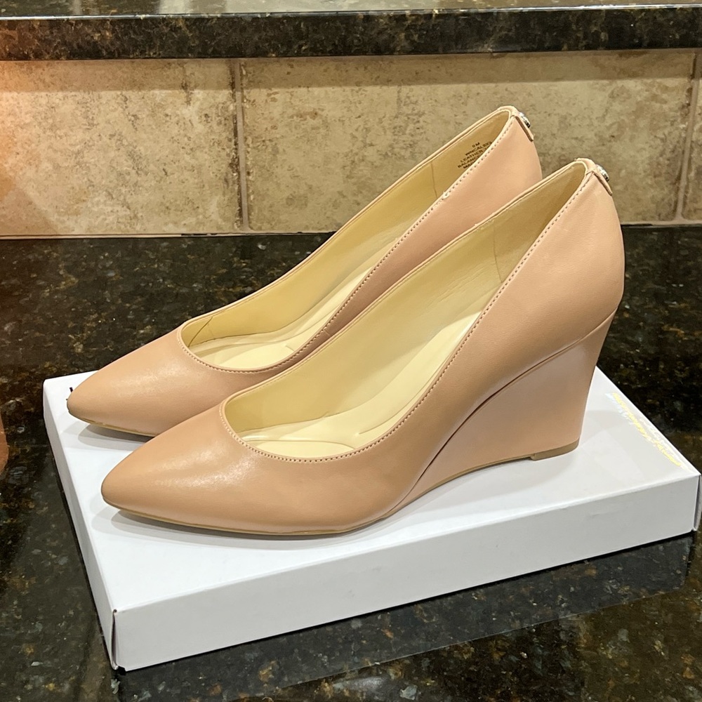 New in Box Nine West Wedge Pump